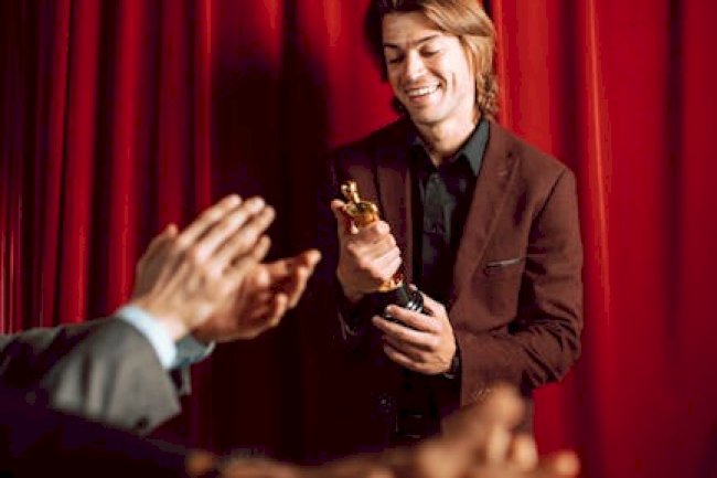 Best Critically Acclaimed Netflix Movies 2025